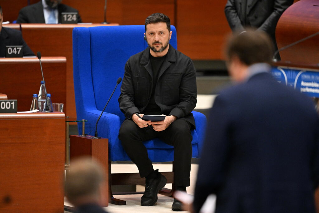 Zelenski adopta un decret pentru sanciuni unite contra Rusiei
