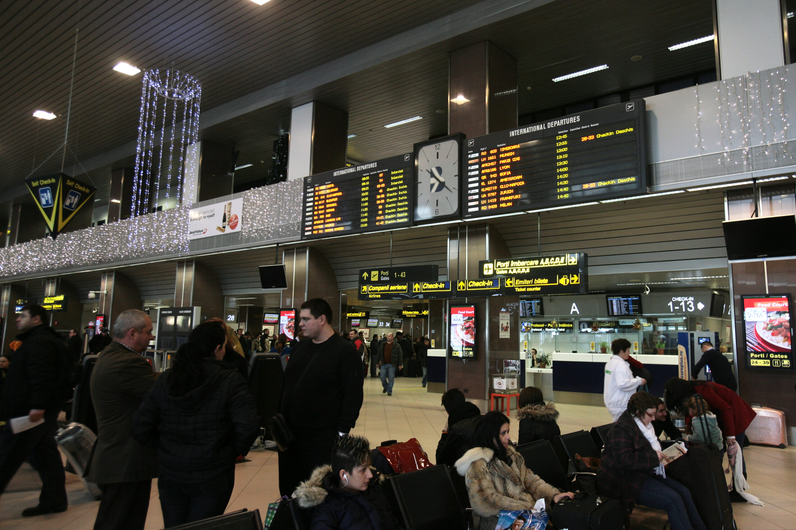 Anastasiu Un aeroport din Romania necesita 1400 angajati