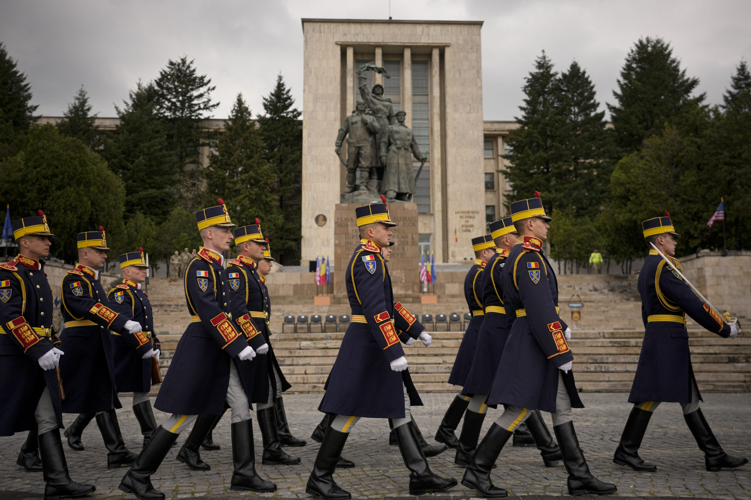 Armata pregateste inlocuirea armamentului sovietic cu arme NATO