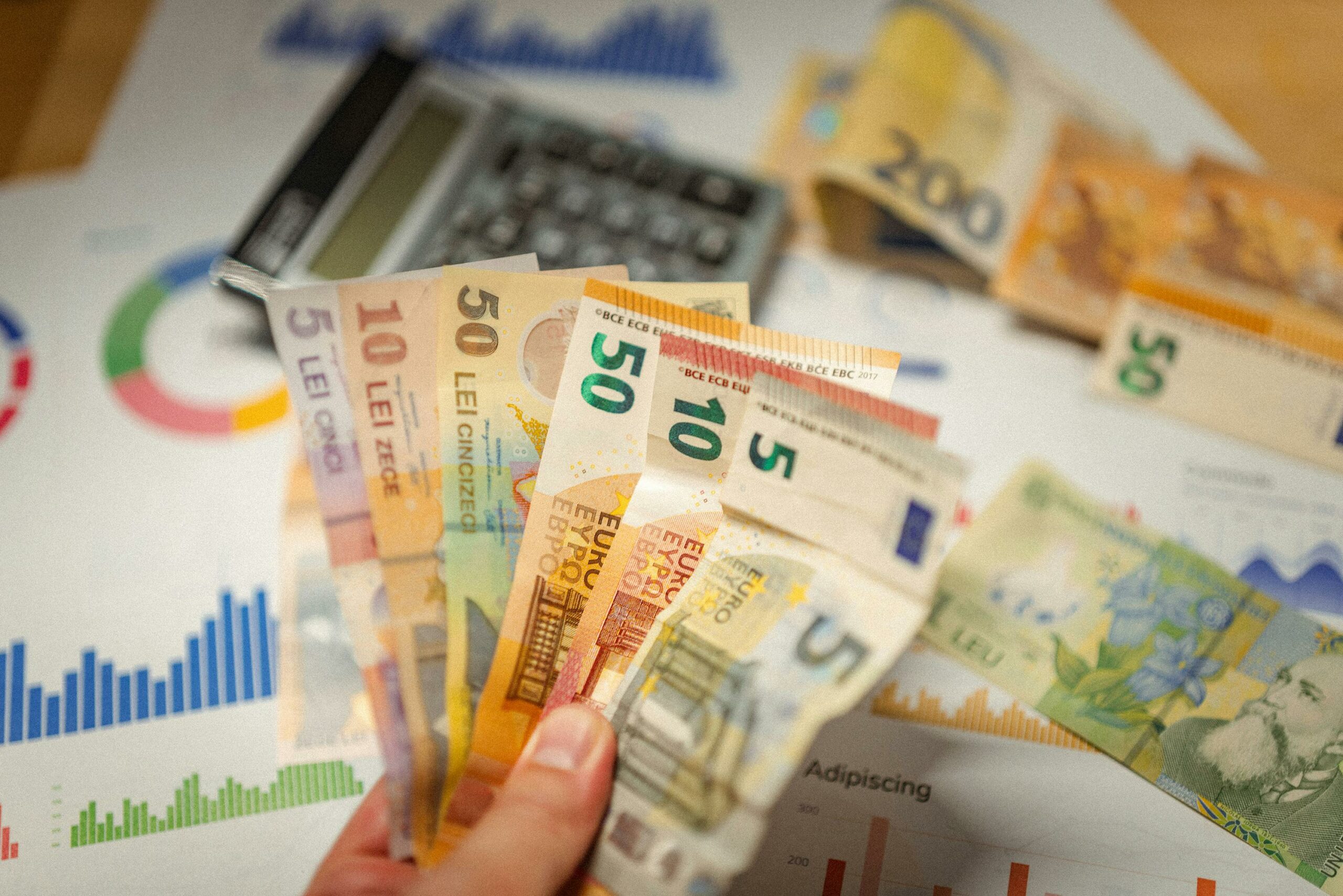 Bolojan anunta taxe suplimentare pentru banci si jocuri