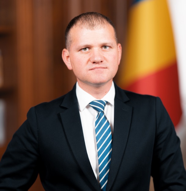 Guvernul trebuie sa aleaga intre cetatean si urs
