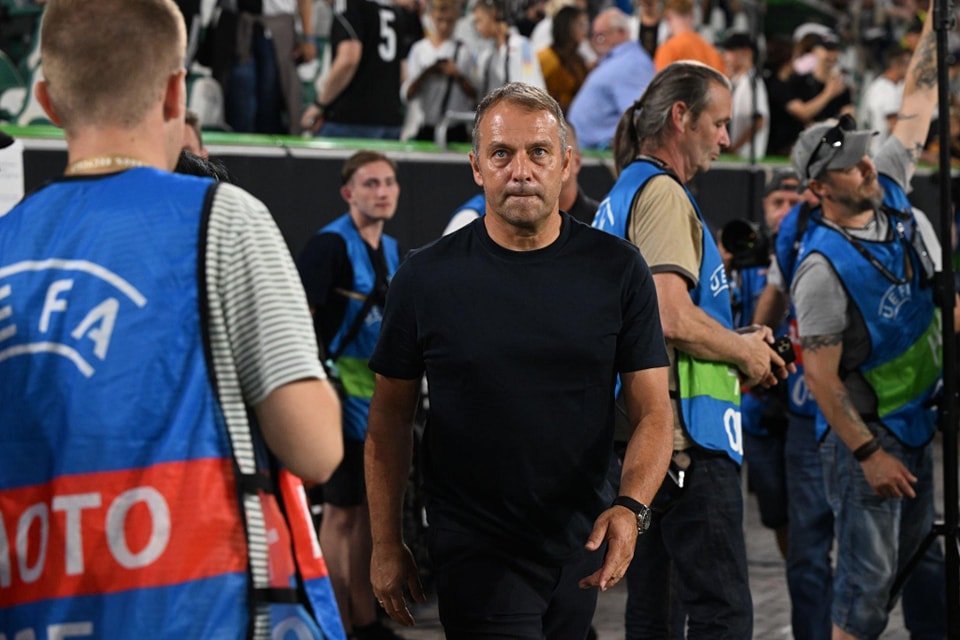 Hansi Flick in fata unui sezon crucial la Barcelona