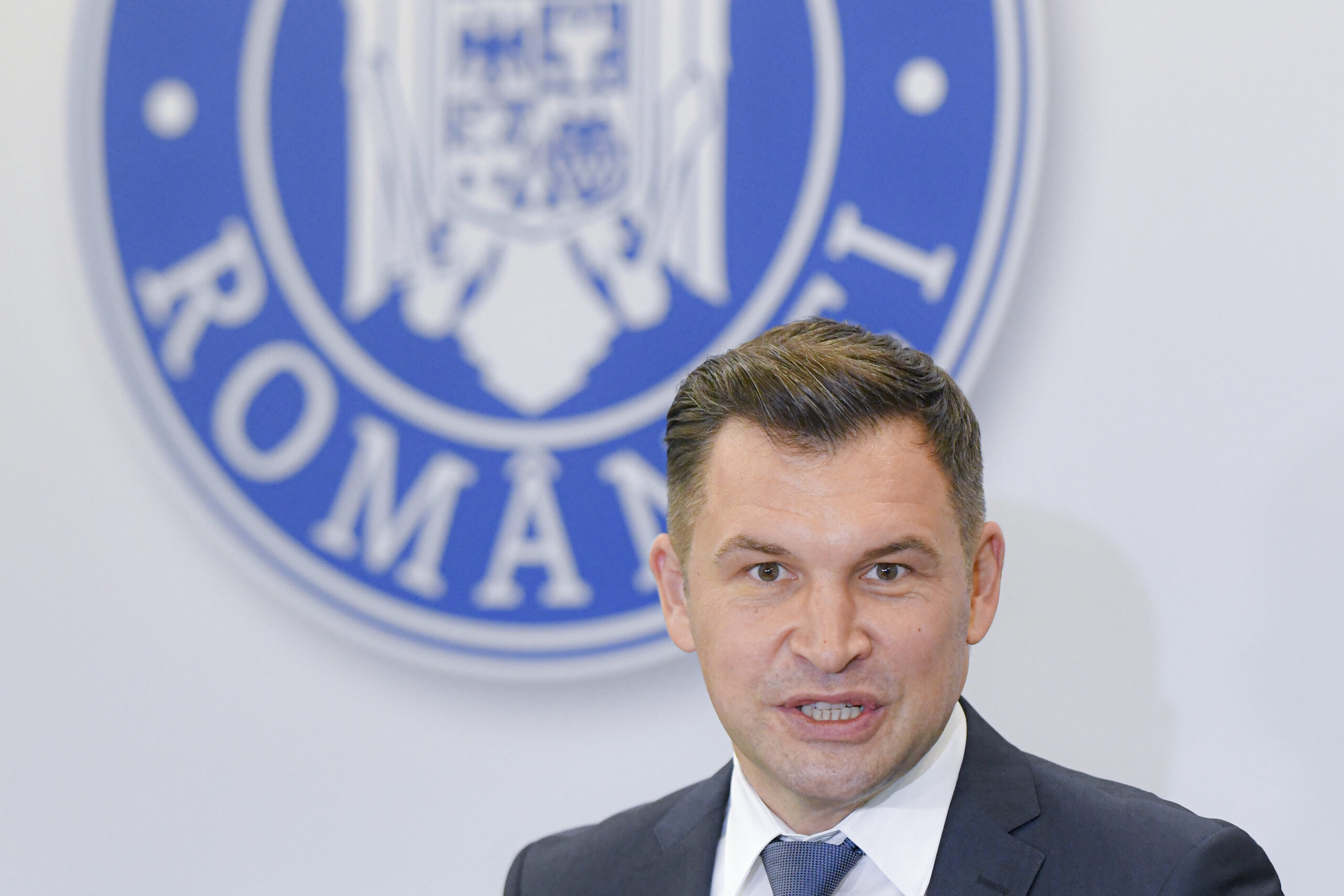 Ionuts Stroe lanseaza campania online impotriva fratilor Tate