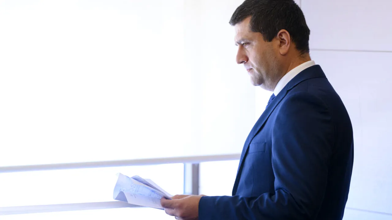 Ministrul Economiei La Mamaia SA sunt 3 angajati si 4 sefi