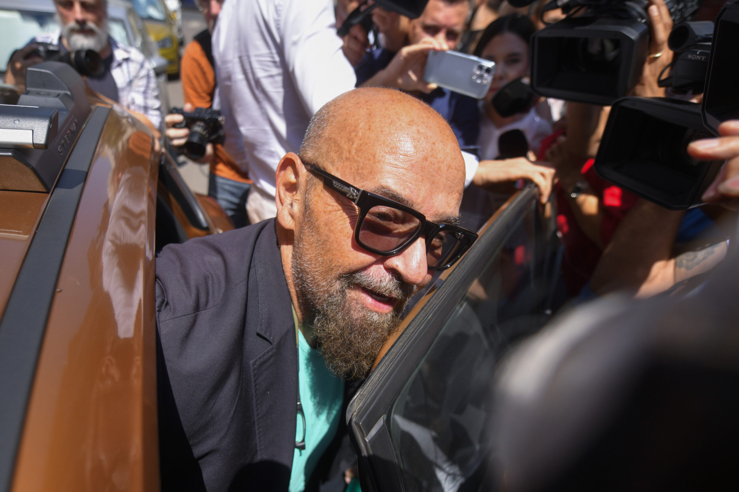 Piedone s a prezentat din nou la DNA Asteptam declaratiile