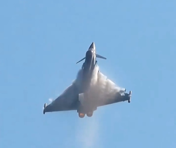 MApN Doua aeronave Typhoon monitorizeaza frontiera cu Ucraina