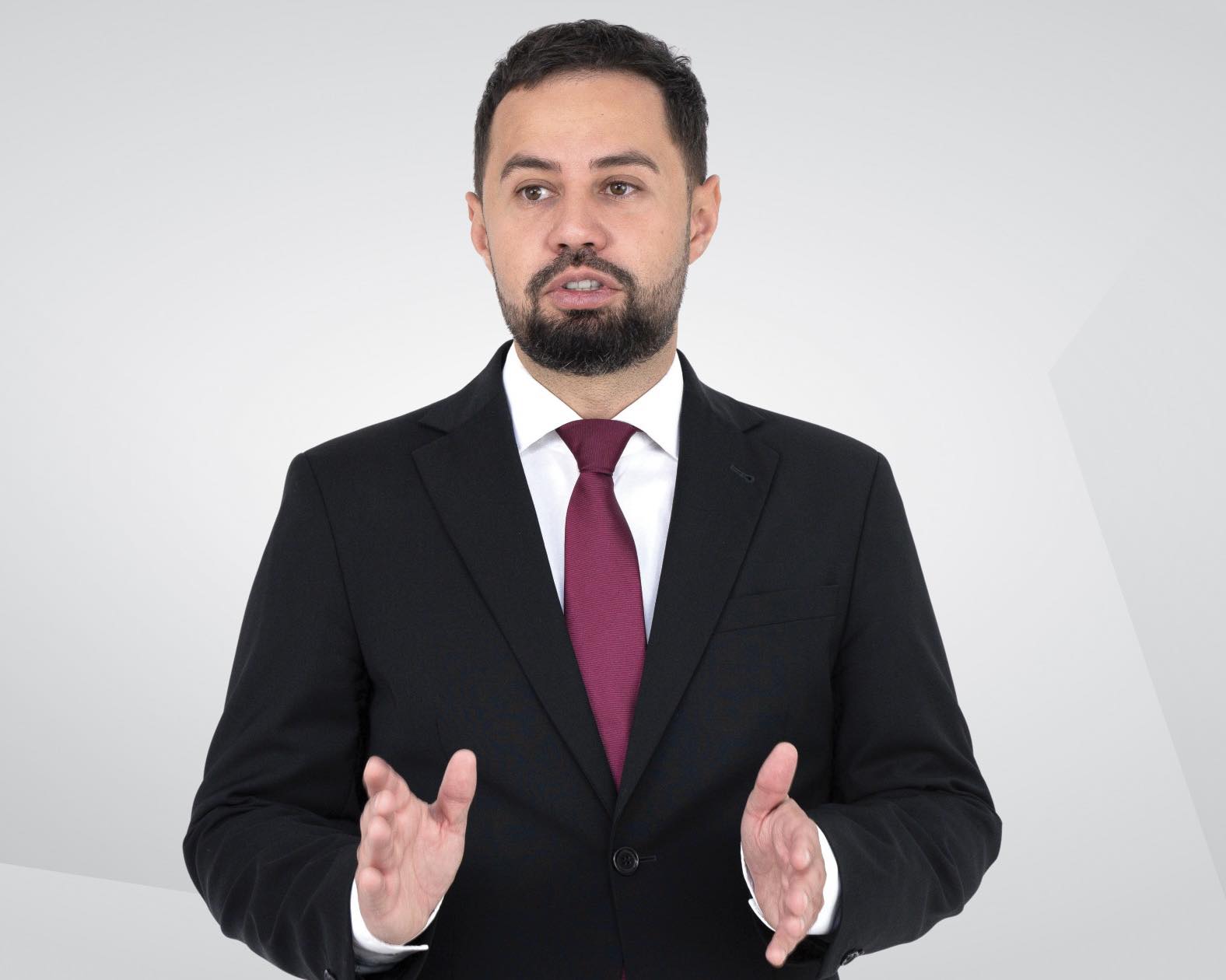 Presedinte PSD Alba Microbuz scolar ca un Lamborghini CJ sa explice licitatia