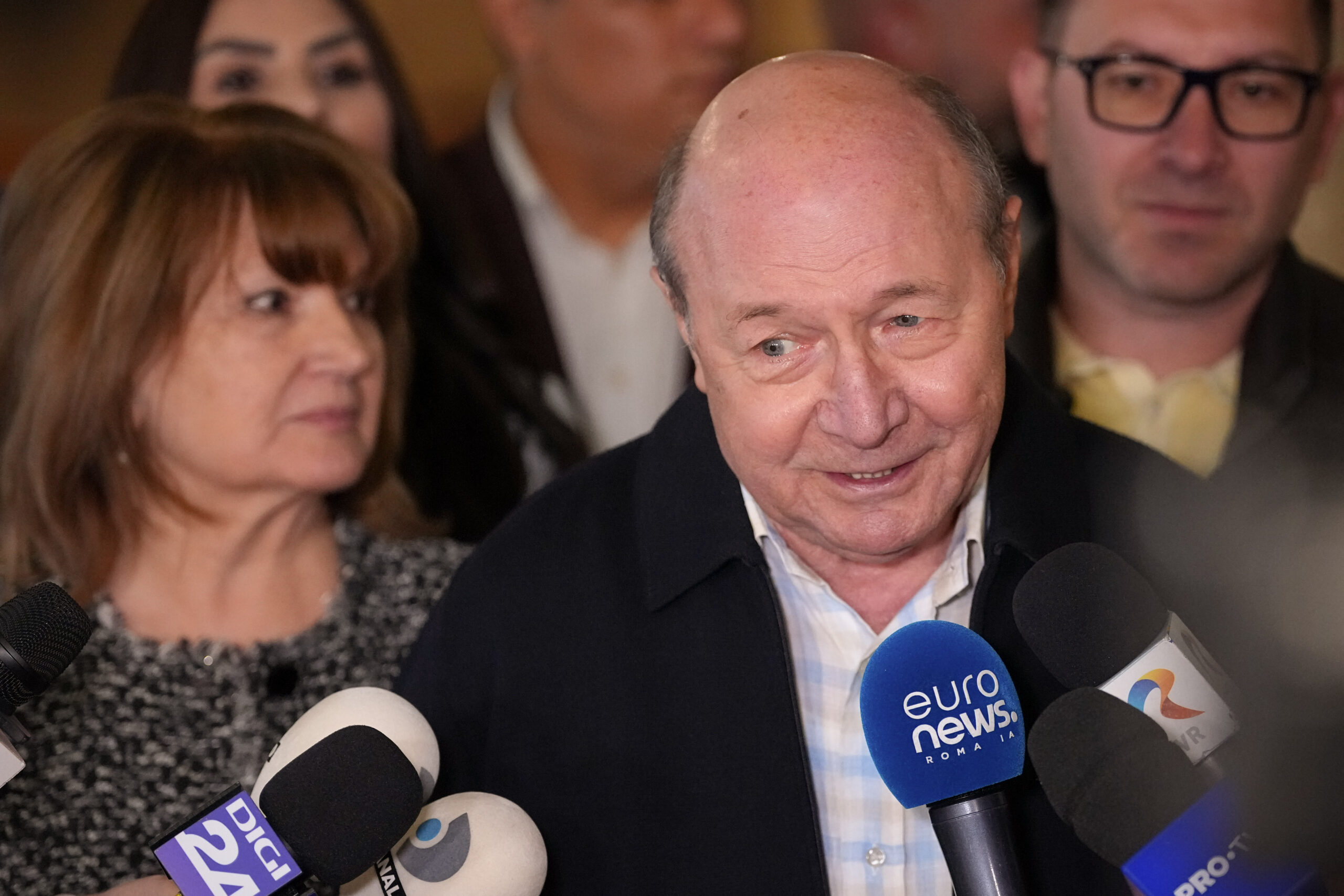 Traian Basescu va primi un apartament in locul vilei de protocol