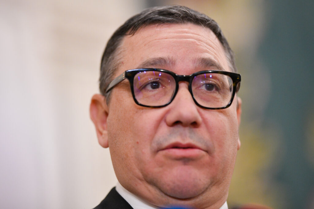 Victor Ponta despre Pilonul II Guvernul liberal ataca banii private