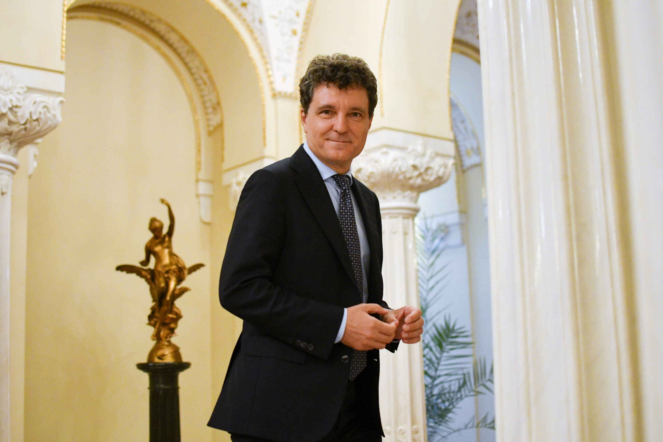 Ce nota isi da Nicusor Dan dupa 100 de zile