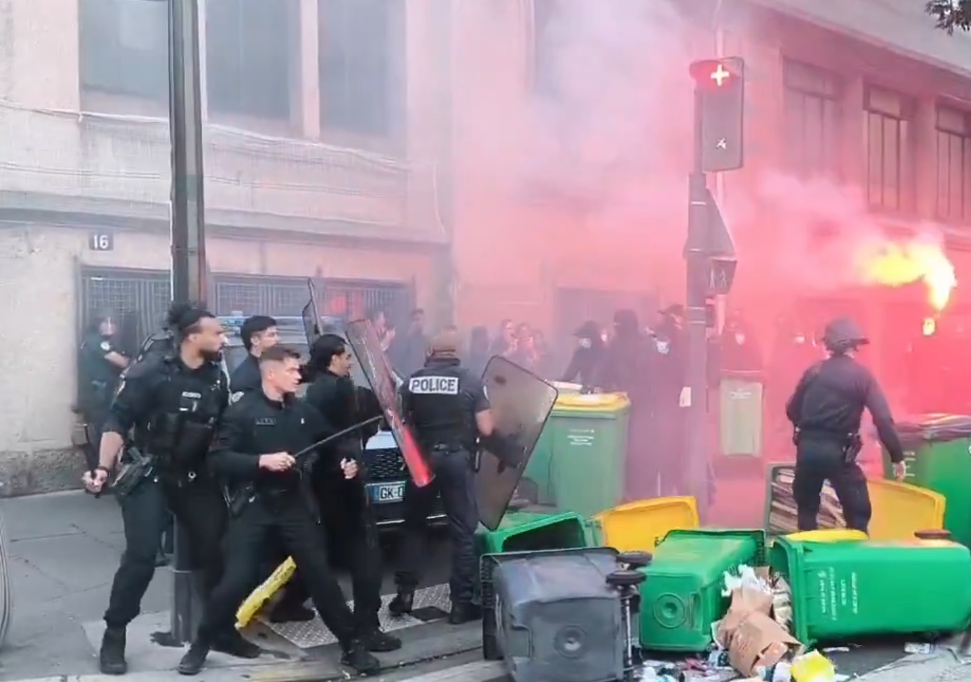 Franta se pregateste pentru proteste si greve bugetare