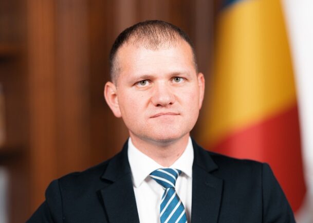 Valeriu Munteanu cere Romaniei sa ramana neutra