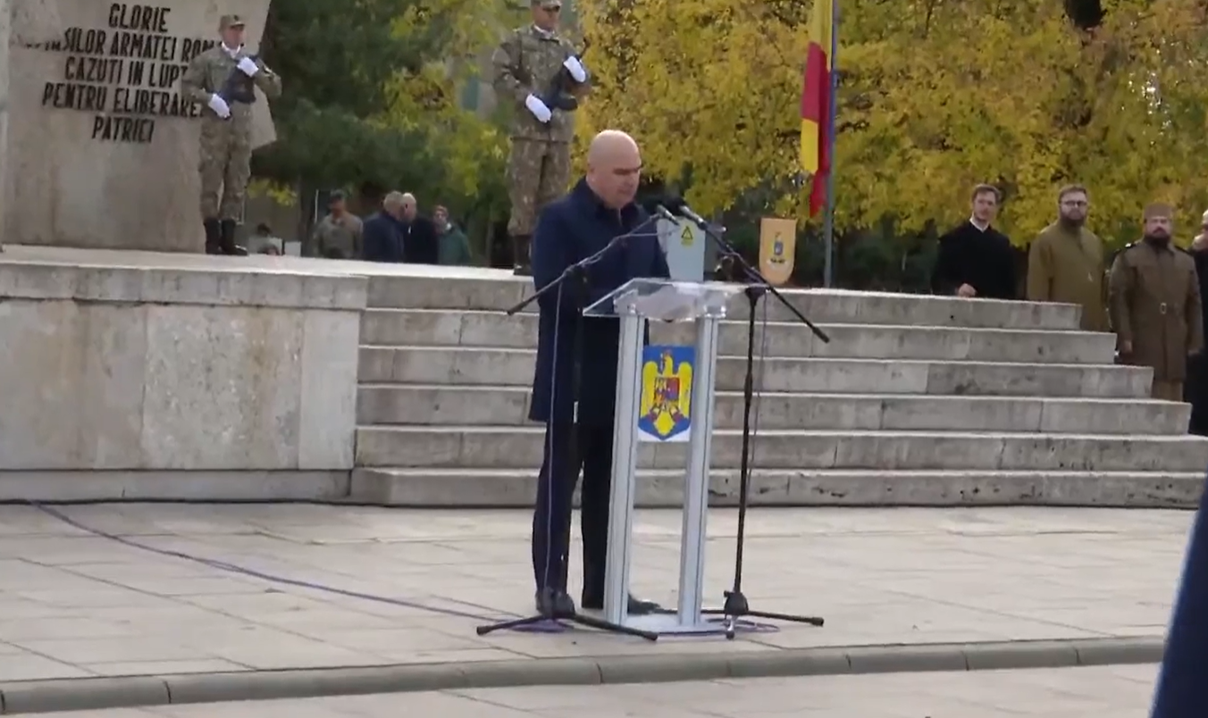 Bolojan huiduit la Carei de Ziua Armatei Romane