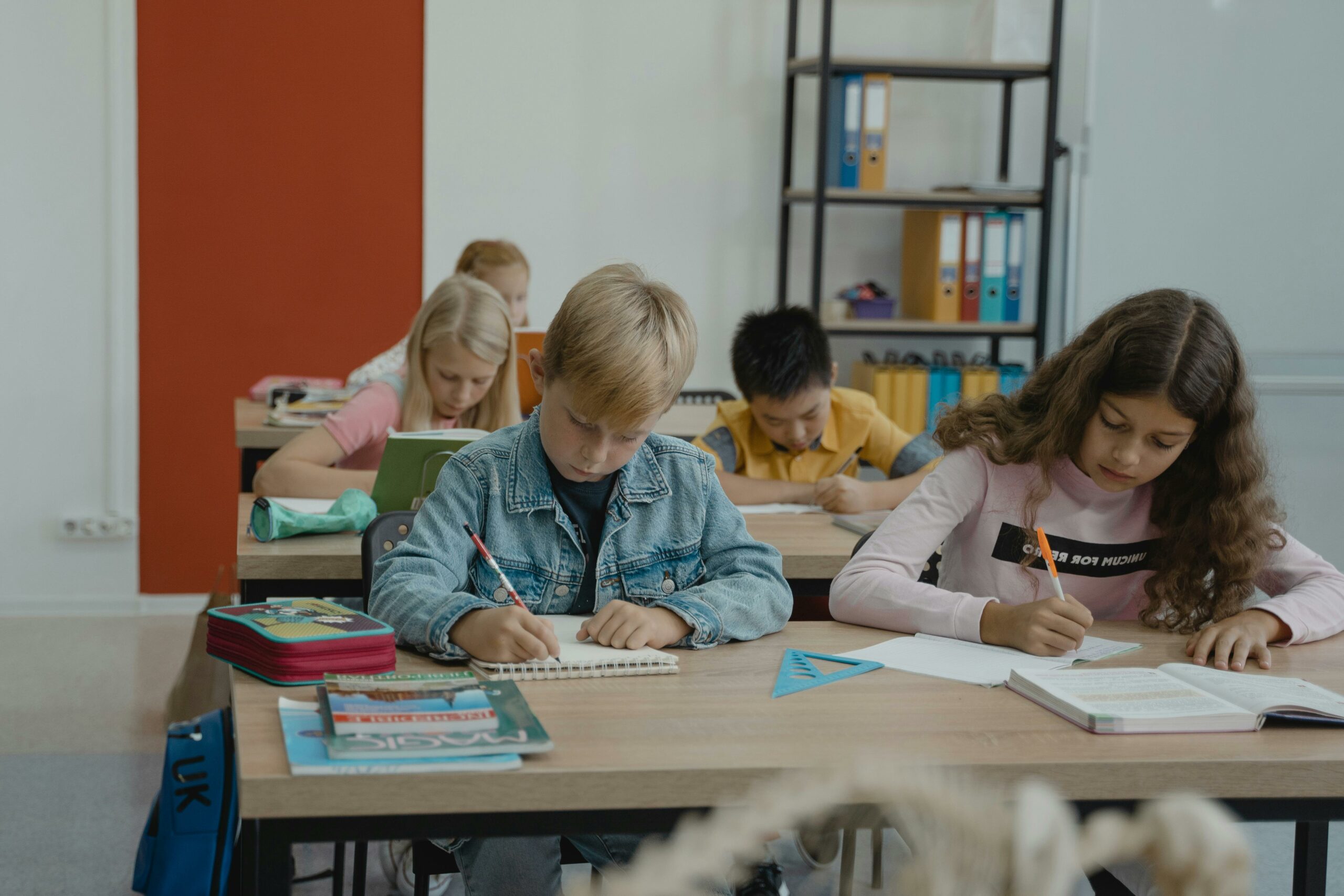 Ministerul opreste taxele pentru concursuri scolare