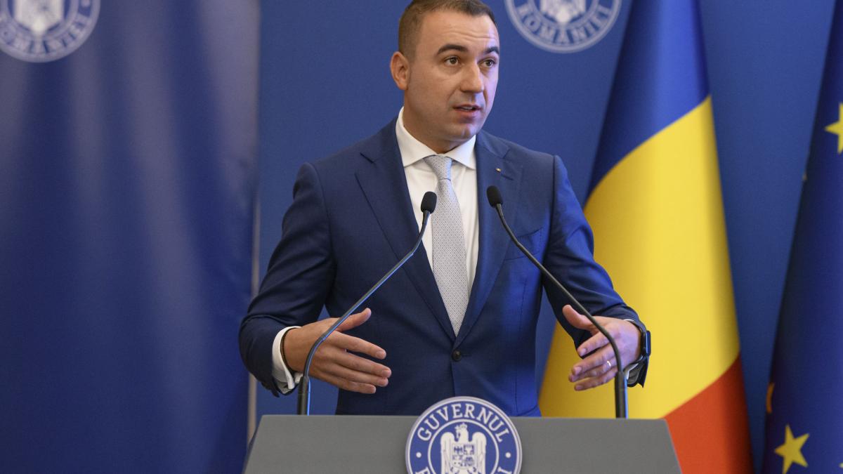 Ministrul Bogdan Ivan Utilizati comparatorul Este gratuit
