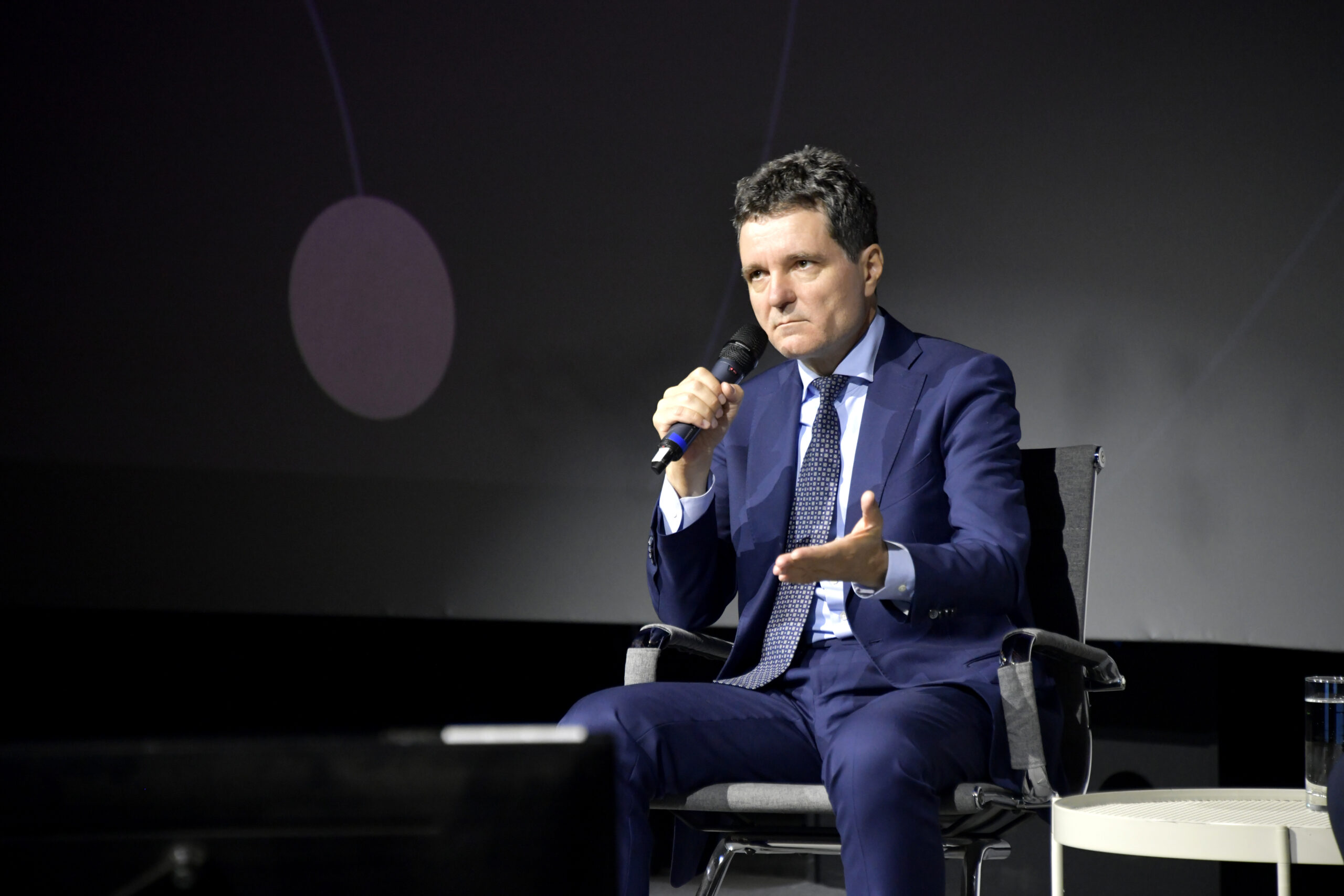 Nicuser Dan despre comunismul din Romania Planul de tara al lui Ceausescu
