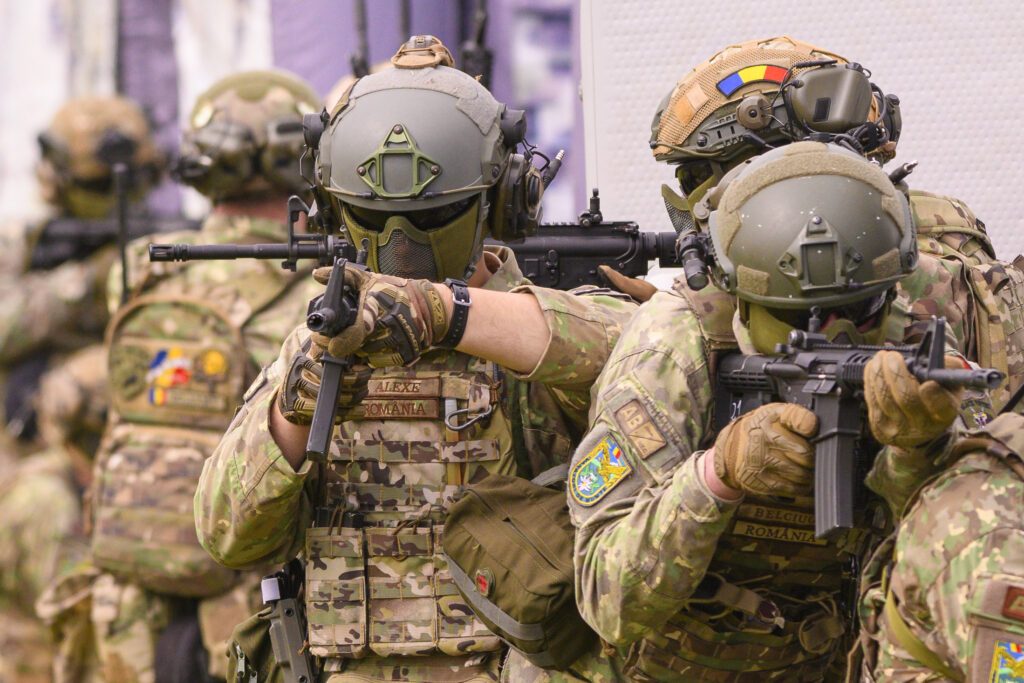 Romanii chemai din nou la arme Legea stagiului militar voluntar votat