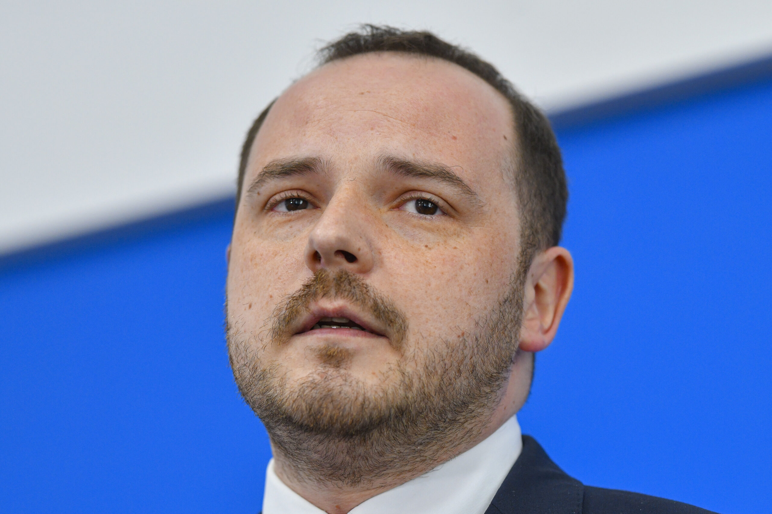 ministrul sanatatatii catre personalul ati renuntati la verigheta sau plecati