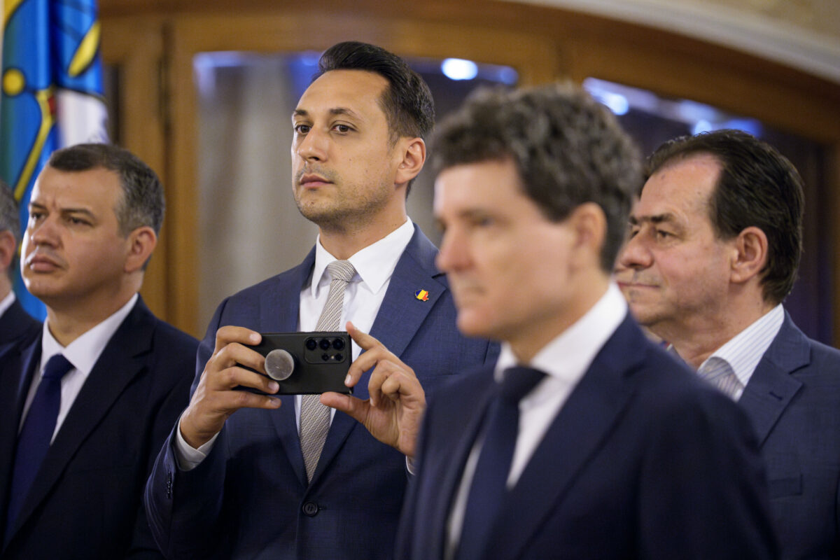 Absolut indecebt Vlad Gheorghe cere premierului Bolojan sa limiteze cheltuielile electorale