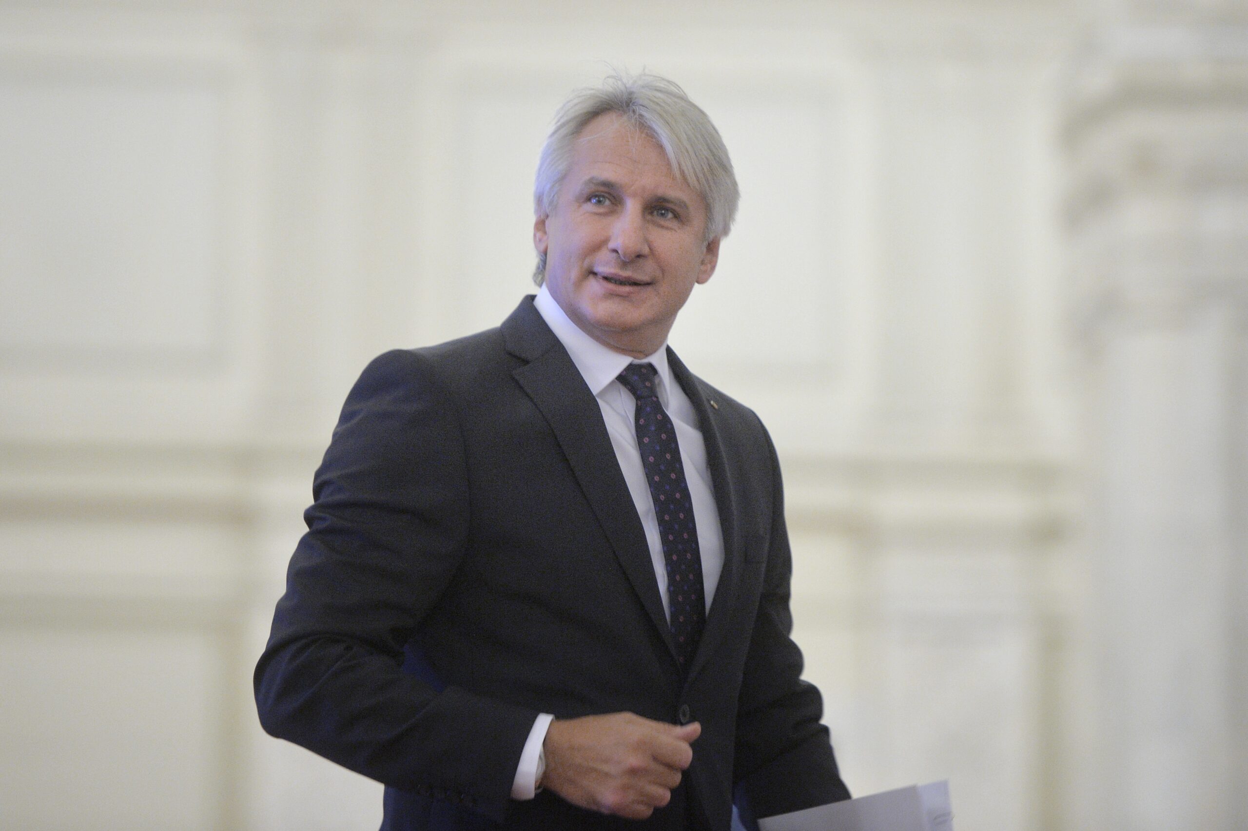 Candidatul care promite parcare in Bucuresti depune azi dosarul