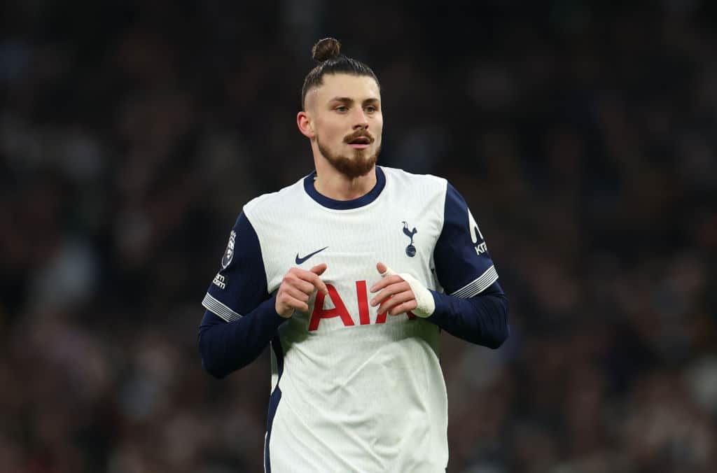 Caz socant la Tottenham colegul lui Radu Dragusin victima unei fraude mari