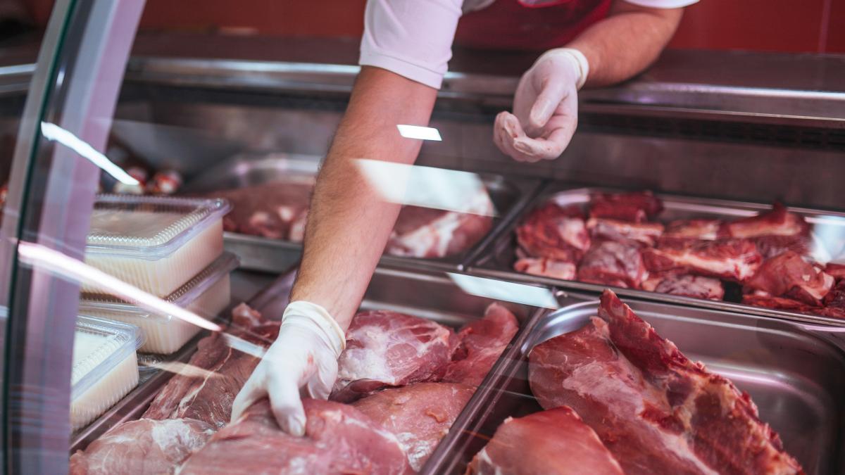 Ministrul Agriculturii doreste control pentru carnea de porc UE