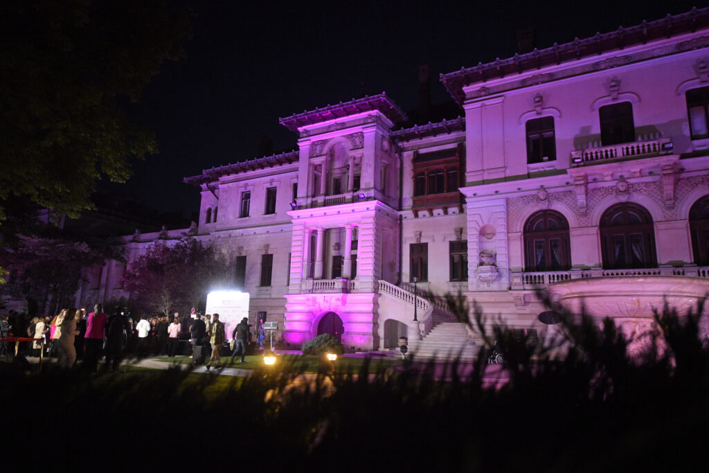 Palatul Cotroceni suspenda vizitele spatiilor exterioare din 1 noiembrie
