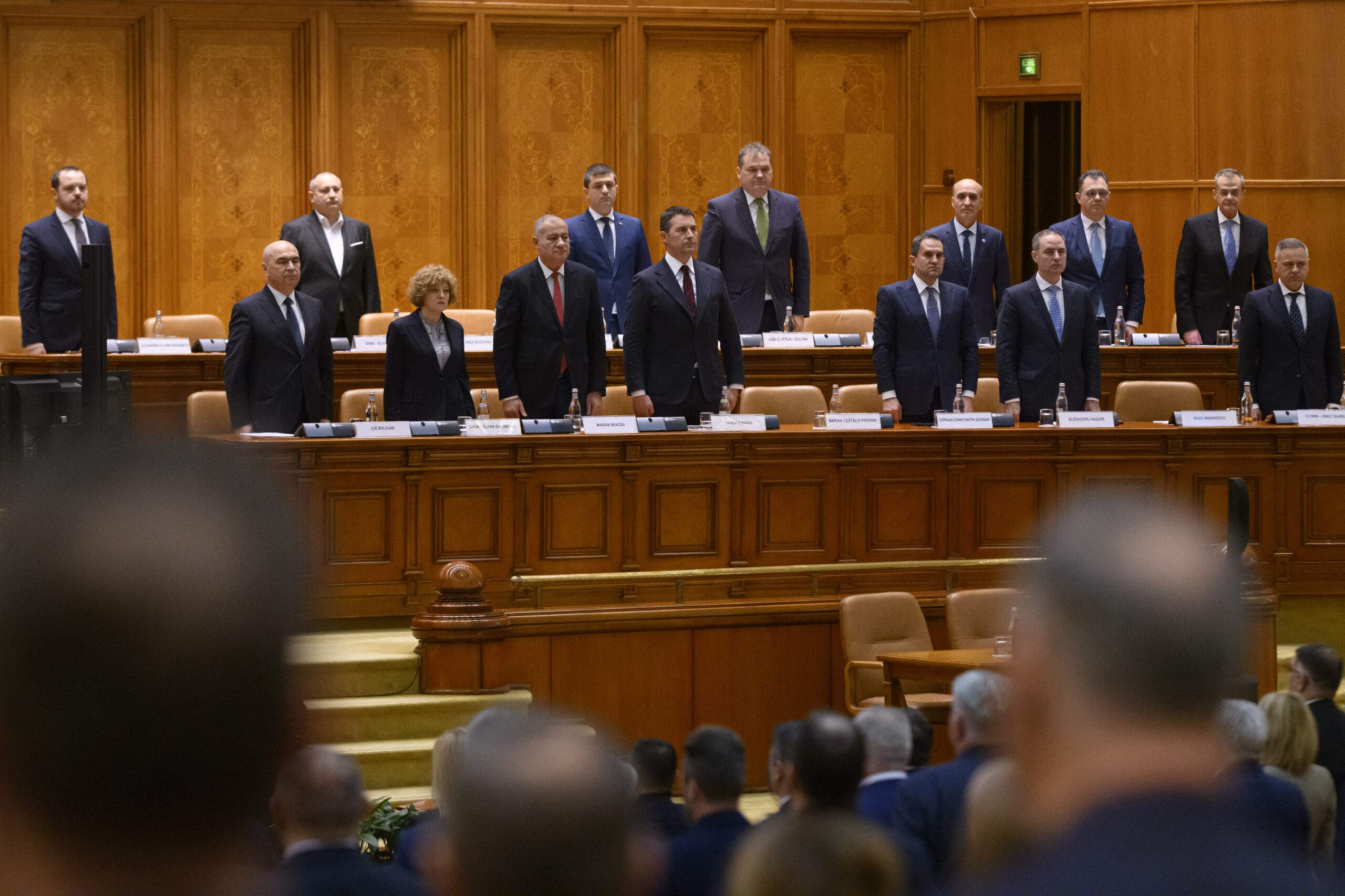 Motunea de cenzura impotriva Guvernului Bolojan a fost respinsa