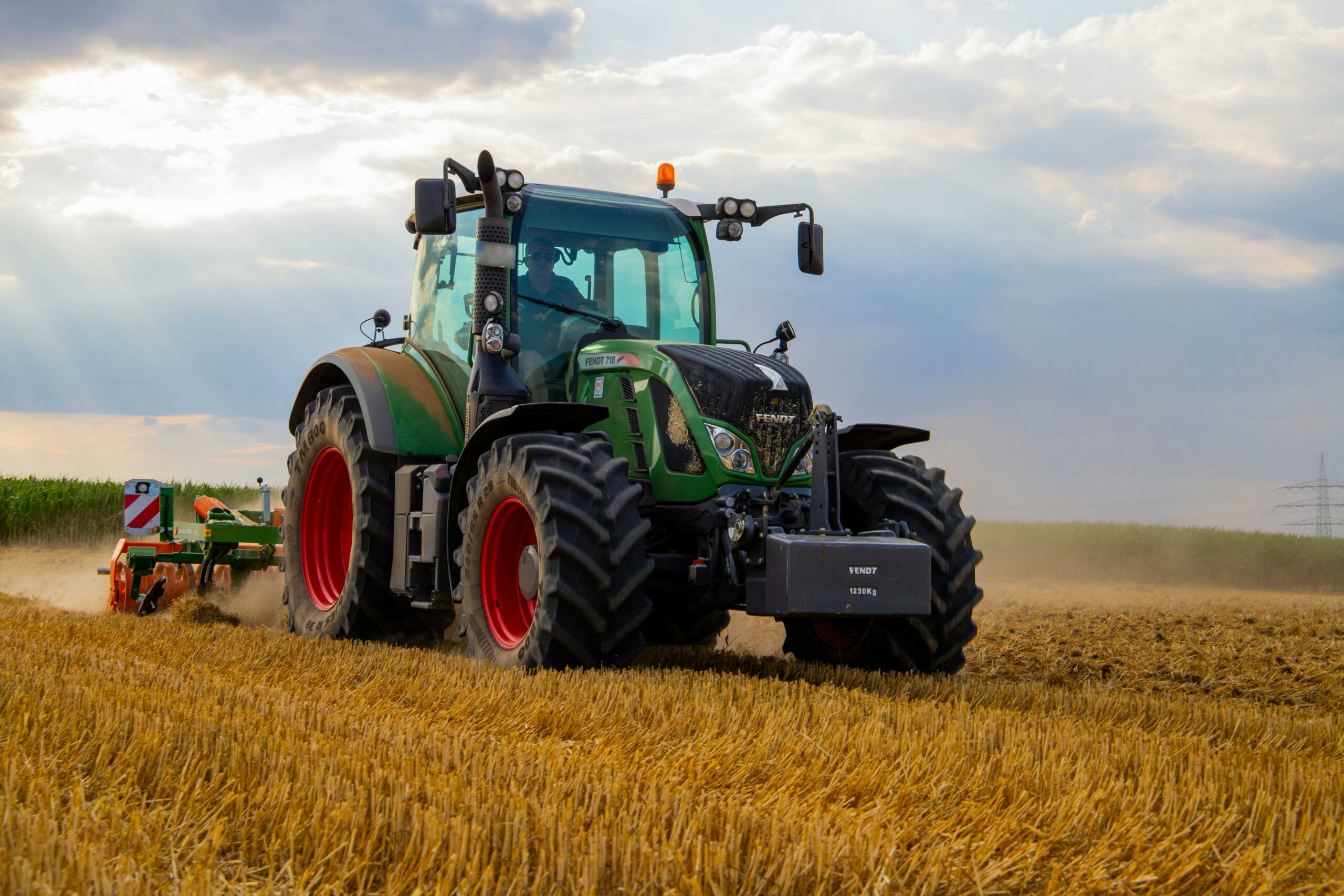 Reorganizare la Ministerul Agriculturii Reduceri salarii 10
