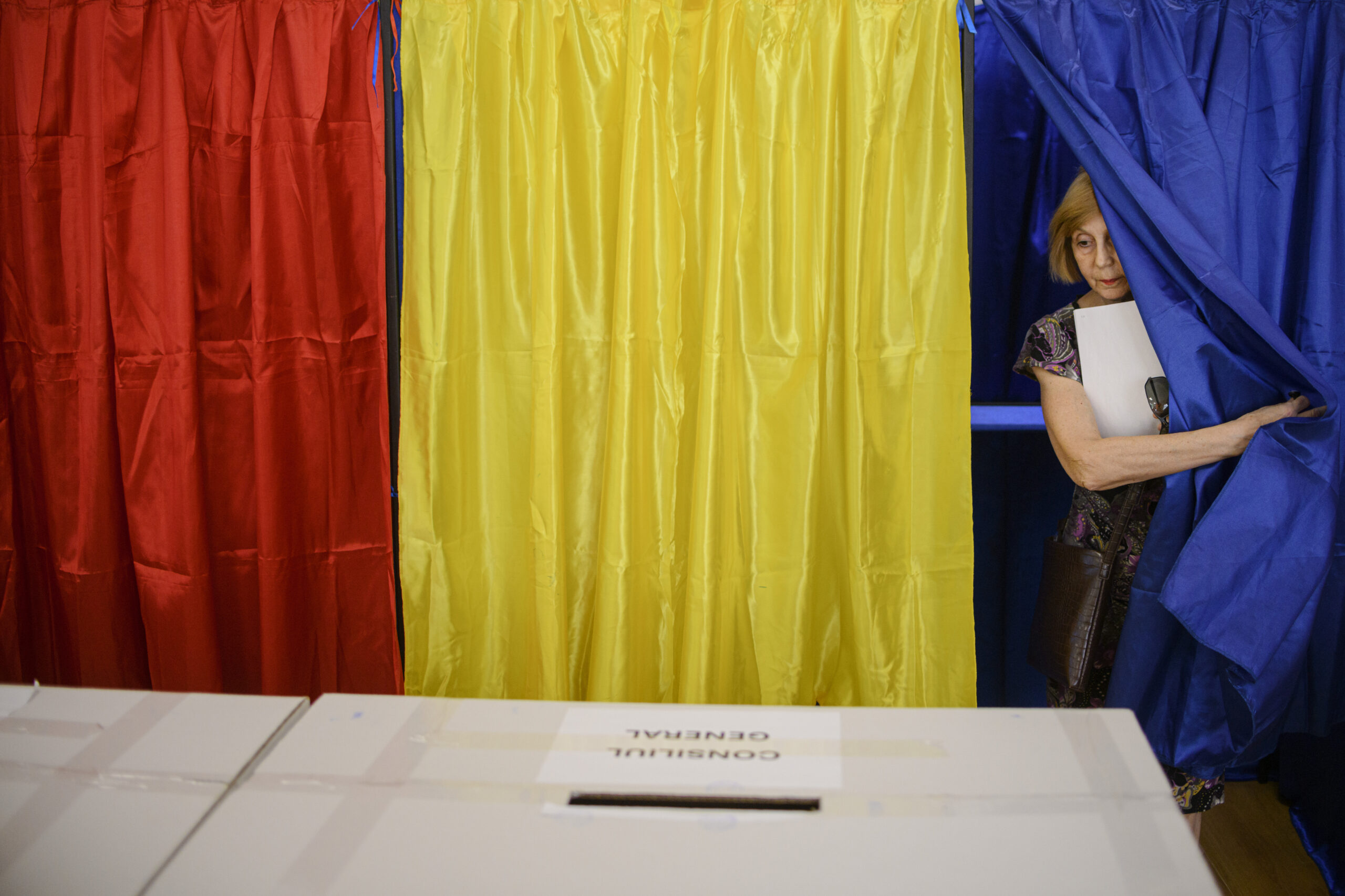 Urnele pentru alegerea primarului general al Capitalei s au deschis