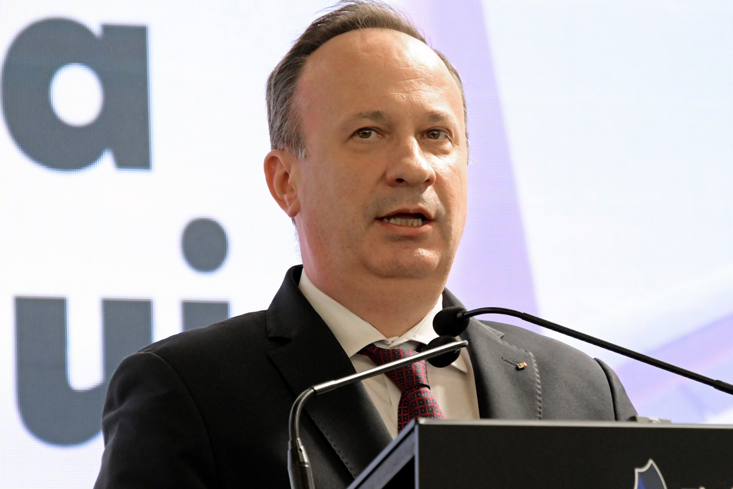 Adrian Catiu avertizeaza Deficitul real ar putea atinge 93 din PIB Diferenta dintre executia cash si ESA