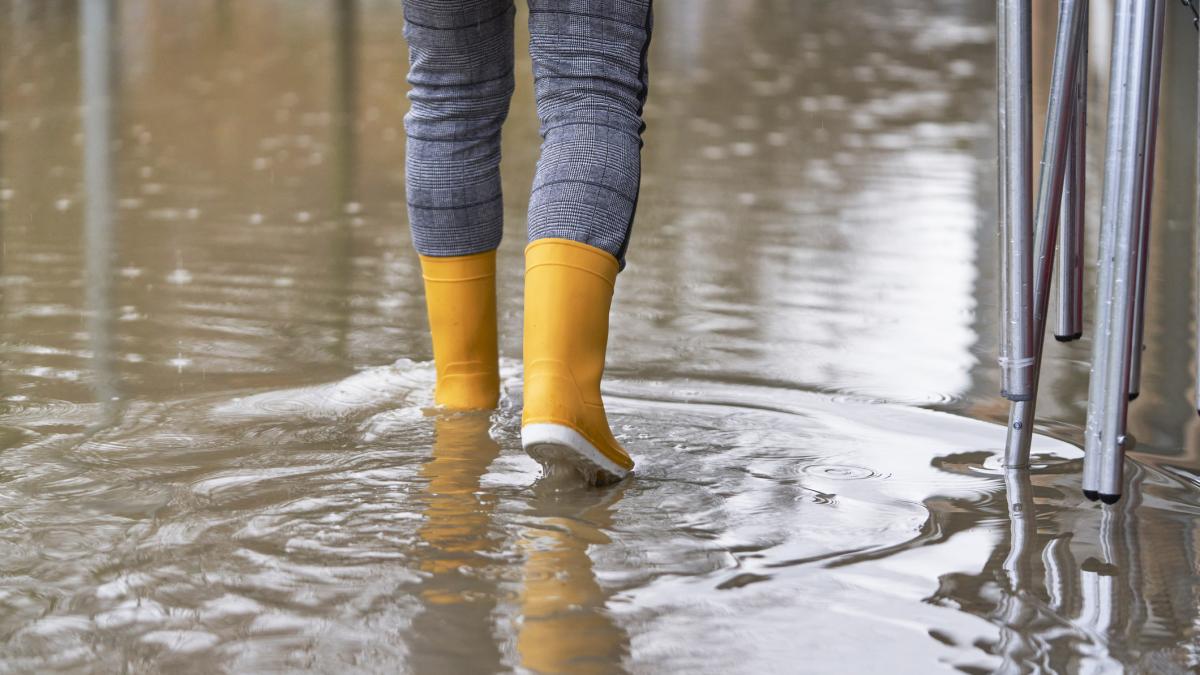 Alert la Trgu Jiu dupa inundatii recomandari DSP Gorj