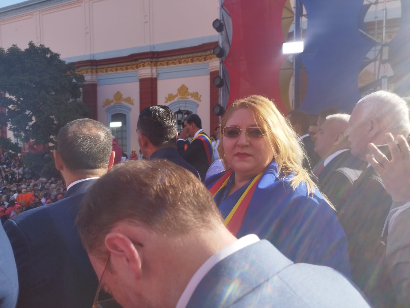 Europarlamentar roman poza cu Maduro in Venezuela