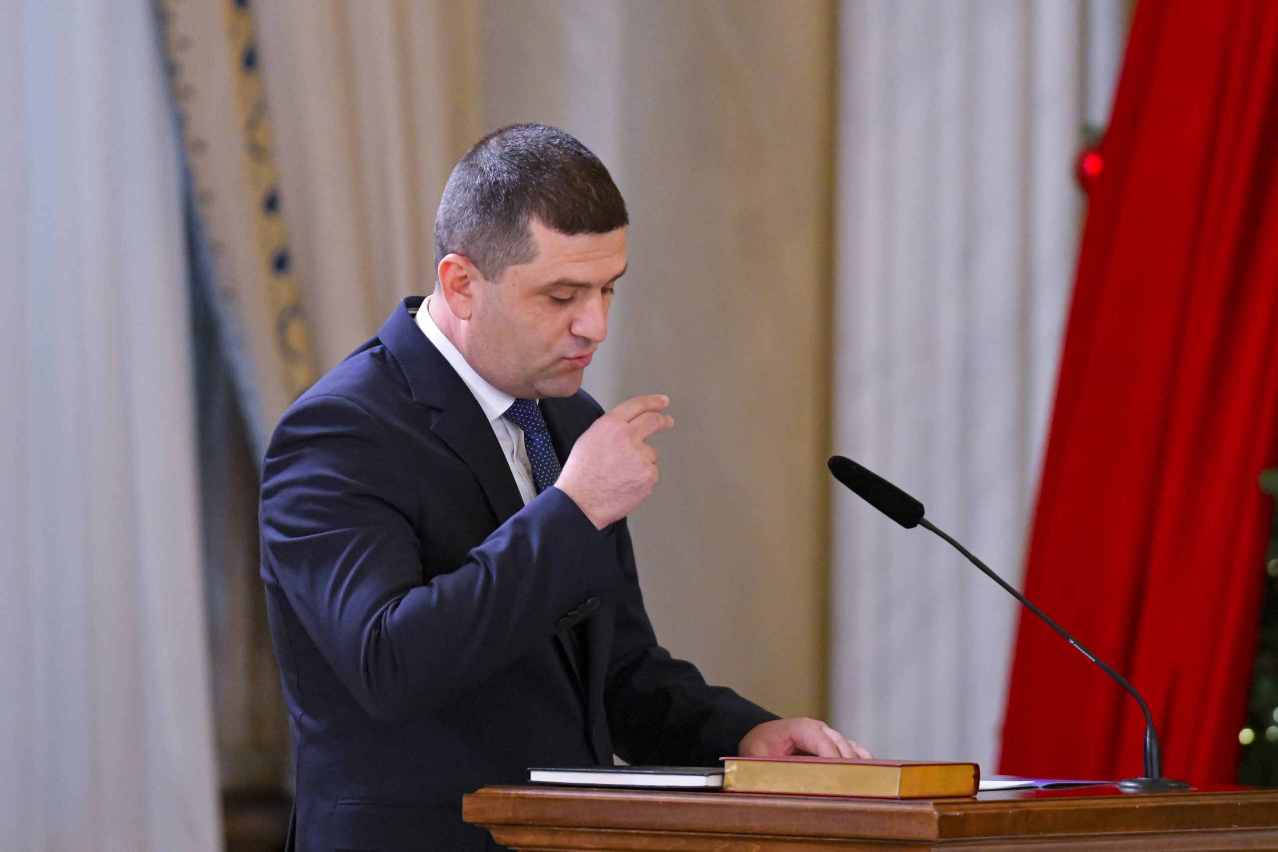 Miruta Voi propune CSAT ului redeschiderea discutiei despre declasificarea sumelor pentru Ucraina