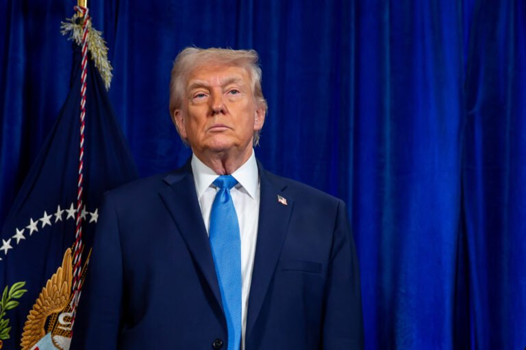Motivul pentru care Trump a intarziat atacul asupra Iranului Degetul presedintelui ramane pe buton