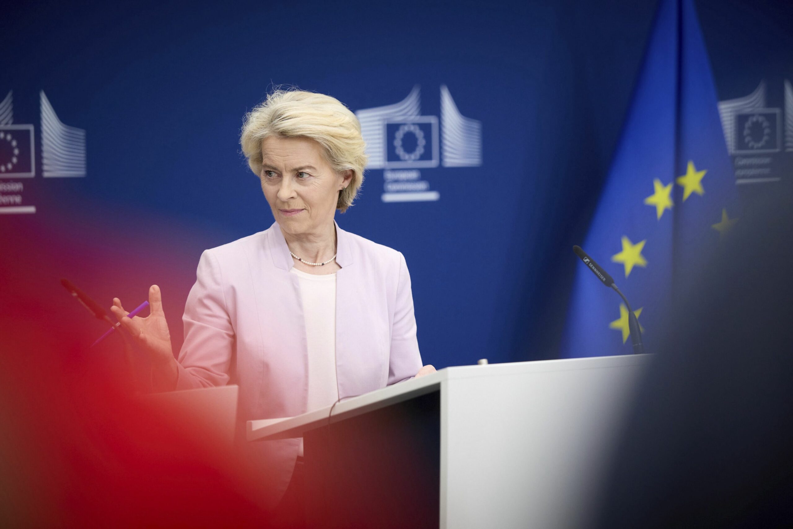POLITICO Cum blocheaza Europa planurile lui Trump pentru Groenlanda