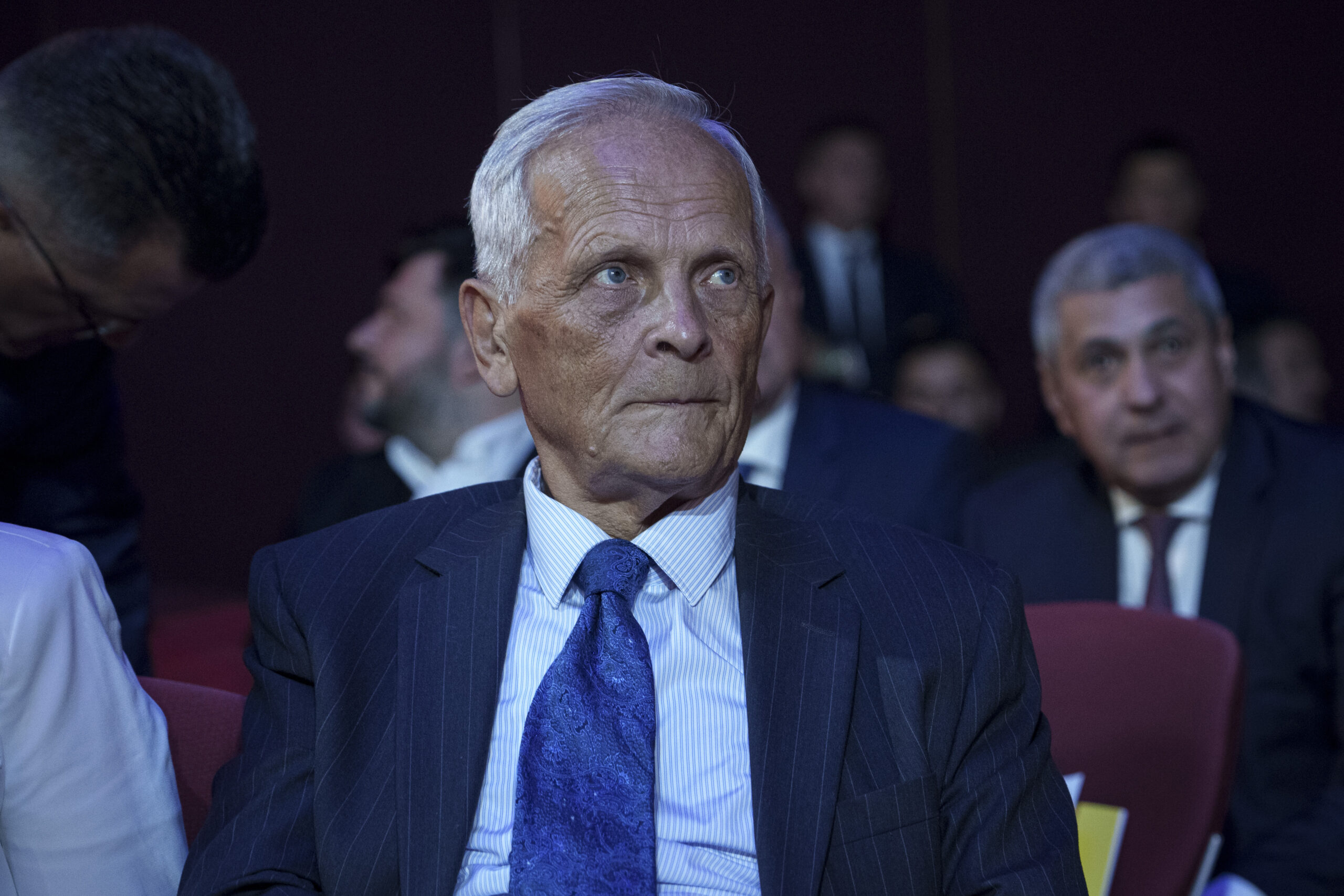 Stolojan Pierdem credibilitatea pe piete fara reducerea deficitului