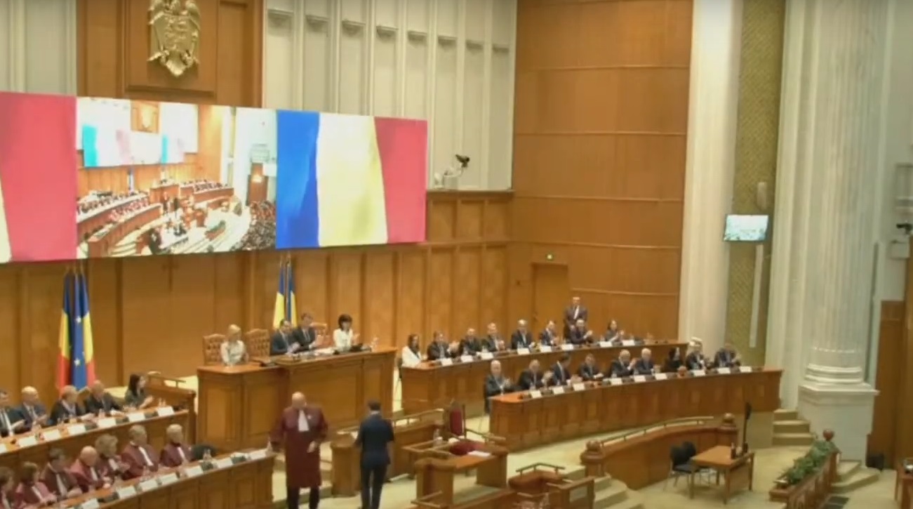 Cele trei motiuni prezentate de Opozitie vor fi discutate luni in Senat