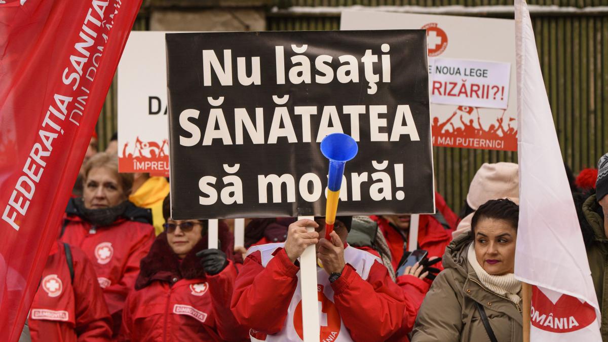Declansam greva generala daca se vor reduce salariile cu 10 avertismentul