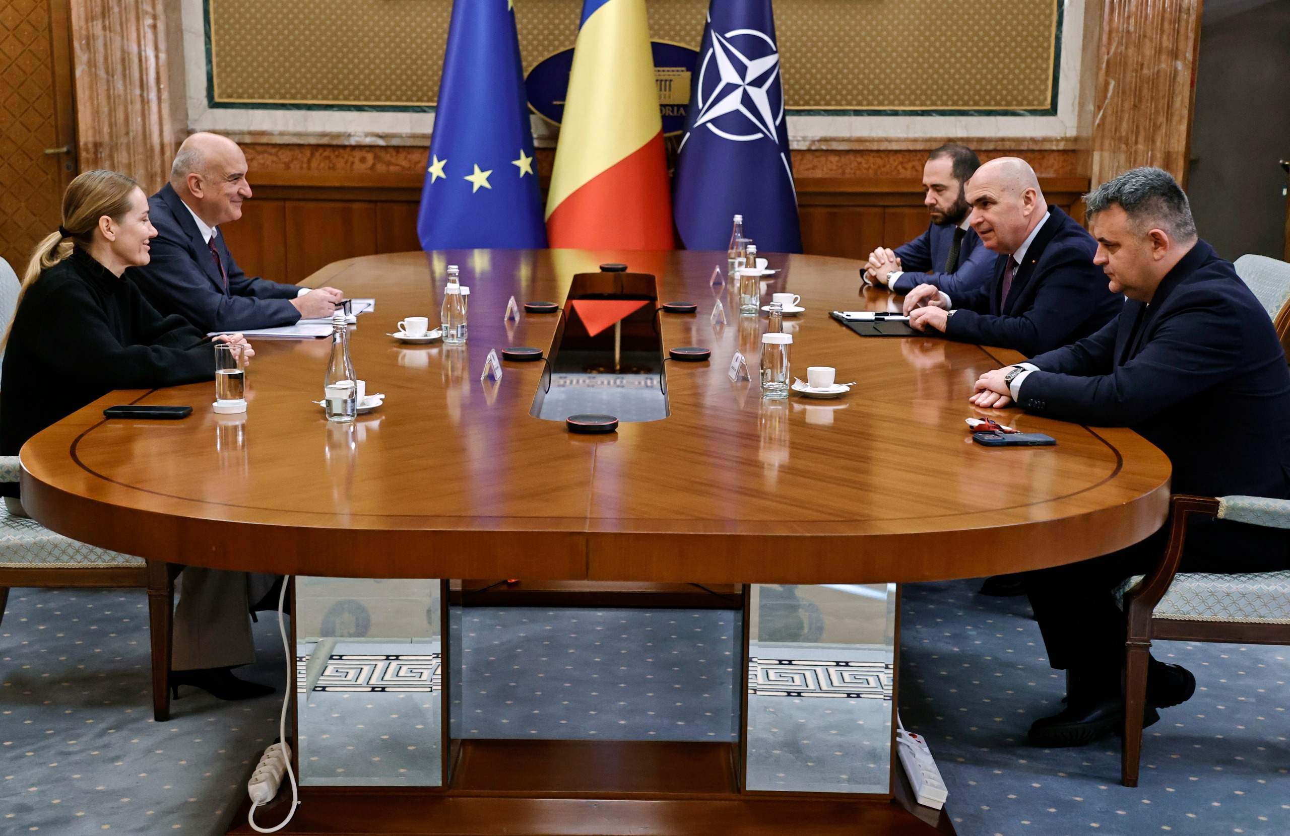 Intalnire intre Ilie Bolojan si reprezentantii companiei Ameropa Grains Romania la Palatul Victoria