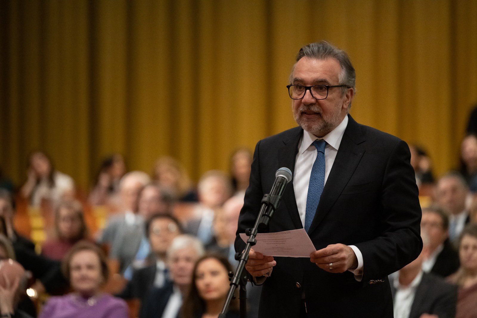 Lucian Romascanu a depus juramantul la Curtea Europeana de Conturi Voi reprezenta Romania cu demnitate