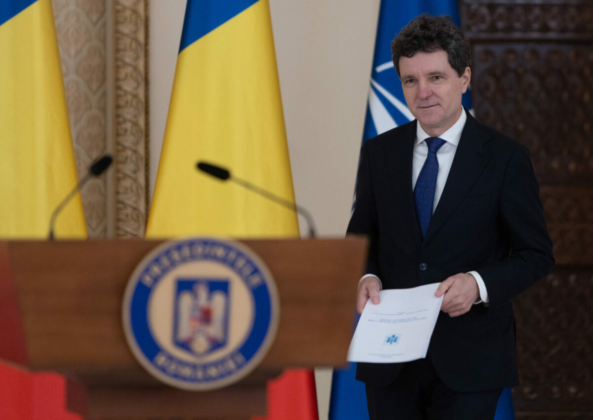 Surse de la Cotroceni Nicusor Dan nu considera ca PSD este pe cale de a pleca din Guvern O gura de oxigen pentru Guvernul Bolojan dupa cele doua OUG uri