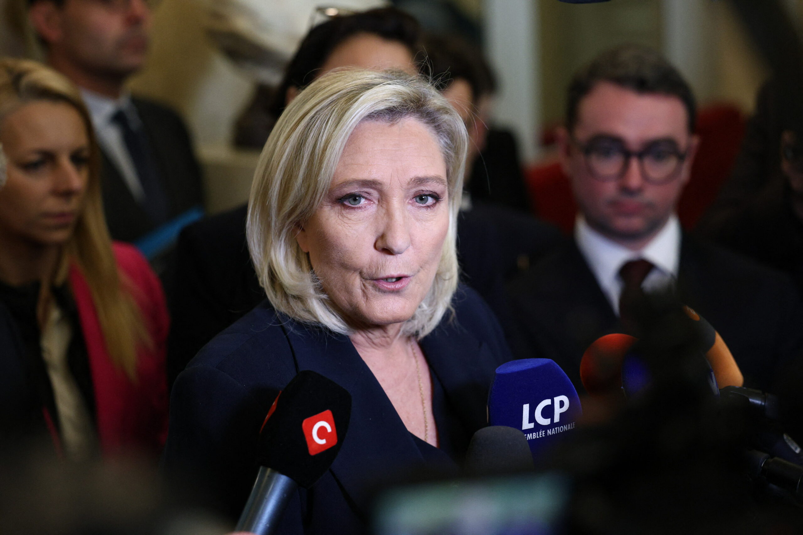 Cutremur politic in Franta Extrema dreapta in avans la alegerile municipale rezultate istorice pentru partidul lui Marine Le Pen