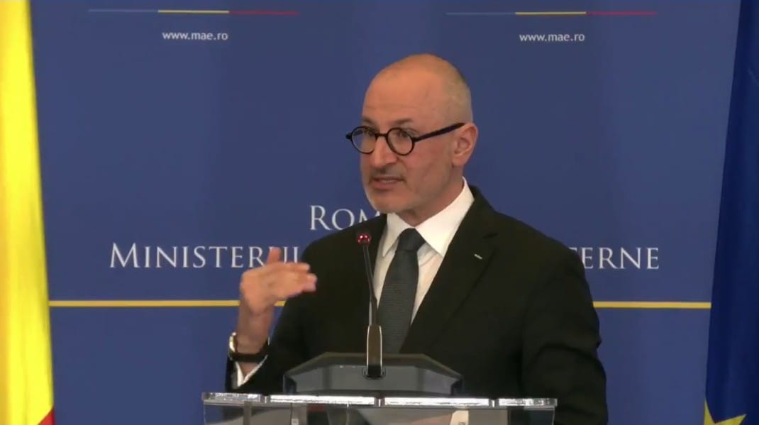 MAE Romanii din tarile afectate de conflict pot sa paraseasca aceste tari chiar daca actele sau vizele le au