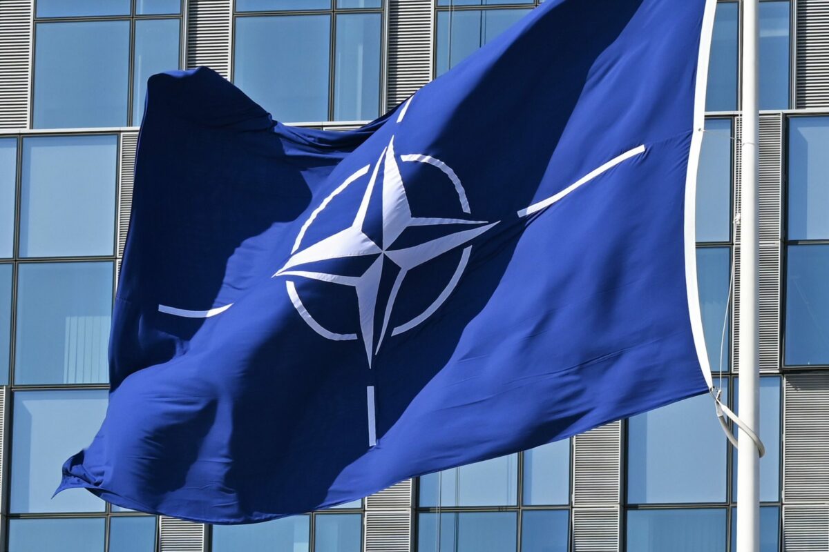 Nicustor Dan intalnire cu Mark Rutte la sediul NATO
