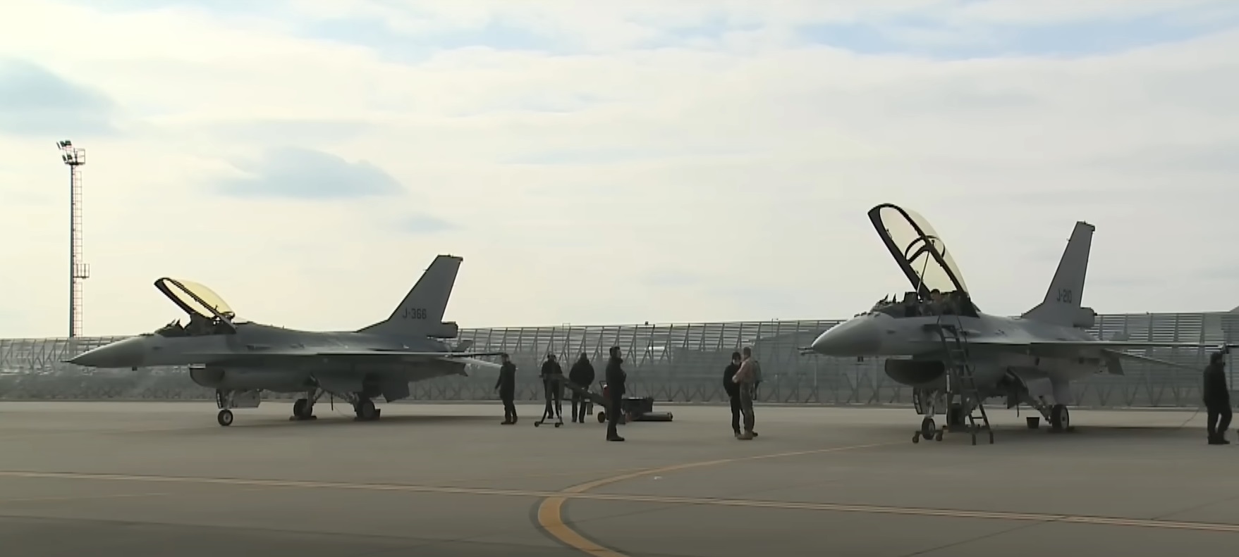 O noua misiune de Politie Aeriana 100 de militari si sase avioane F 16 desfasurate in Lituania