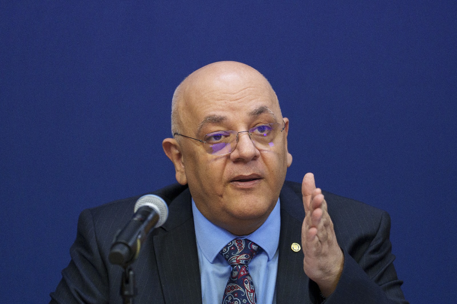 Percheziitii la DSU Surse Procurorii ar fi ridicat telefonul lui Raed Arafat