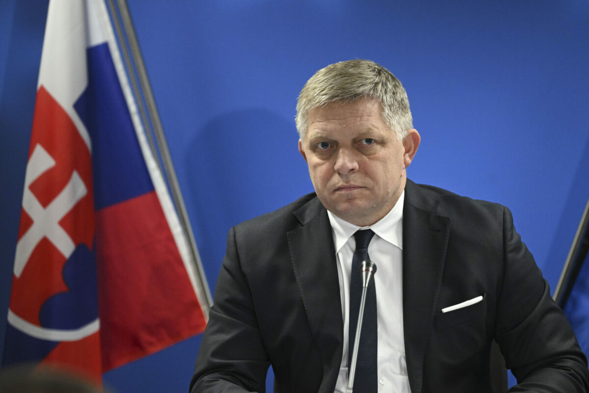 Premierul slovac viziteaza Romania in contextul unui mare scandal din Slovacia