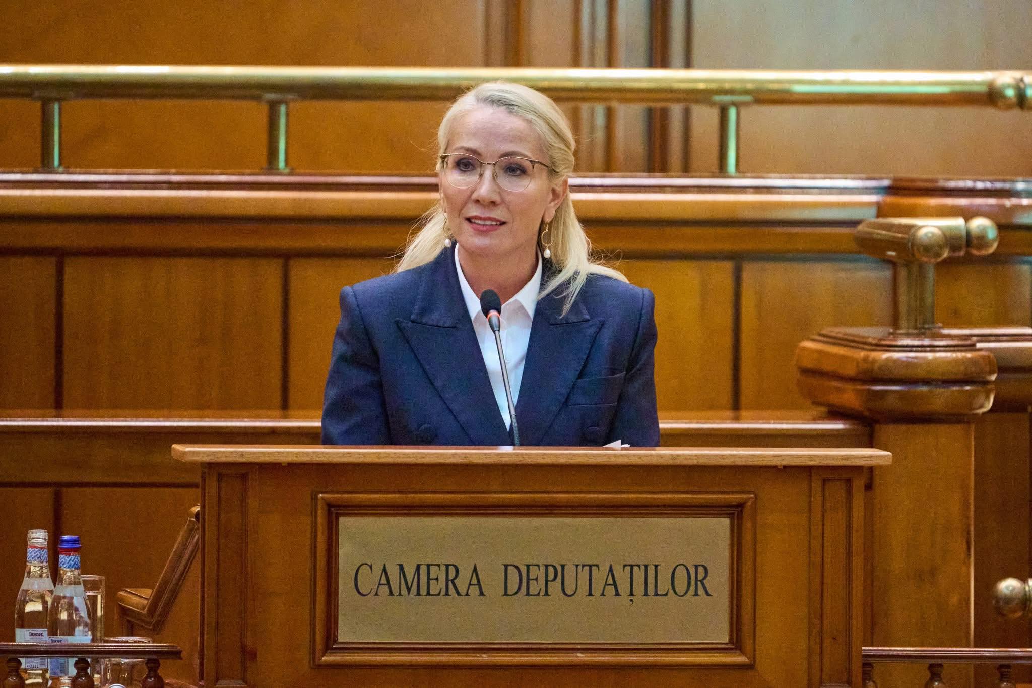 Romanii unitii in sprijinul mesajului Ramonei Ioana Bruynseels din Parlament Aratati curaj si salvati Romania