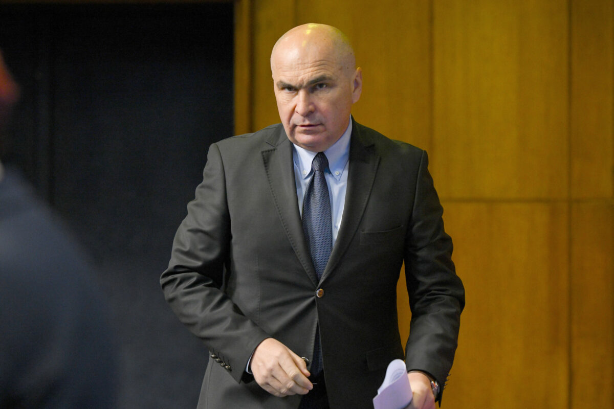 tensiuni in sedinta partidului national liberal pnl nu trebuie sa fie nici remorca psd nici agentie de recrutare pentru usr